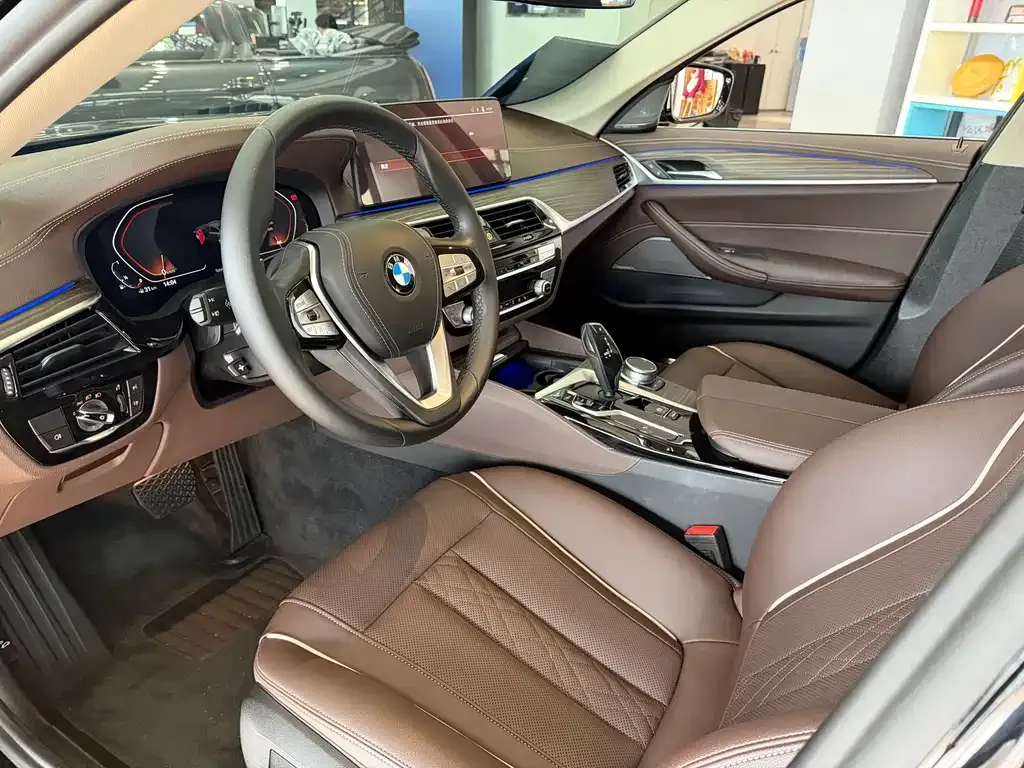 BMW 5 Series — фото 10