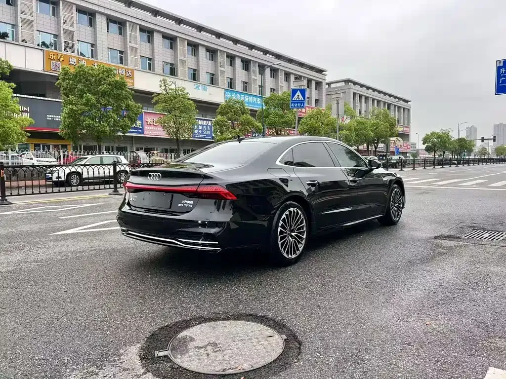 Audi A7L — фото 7