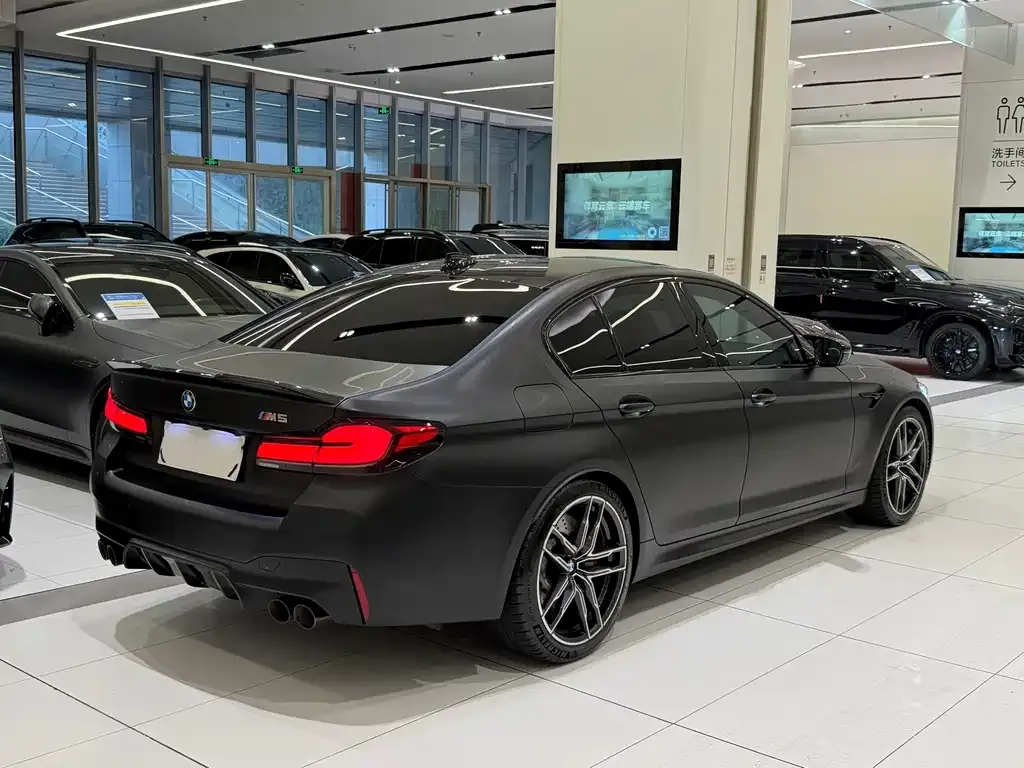 BMW M5 — фото 10