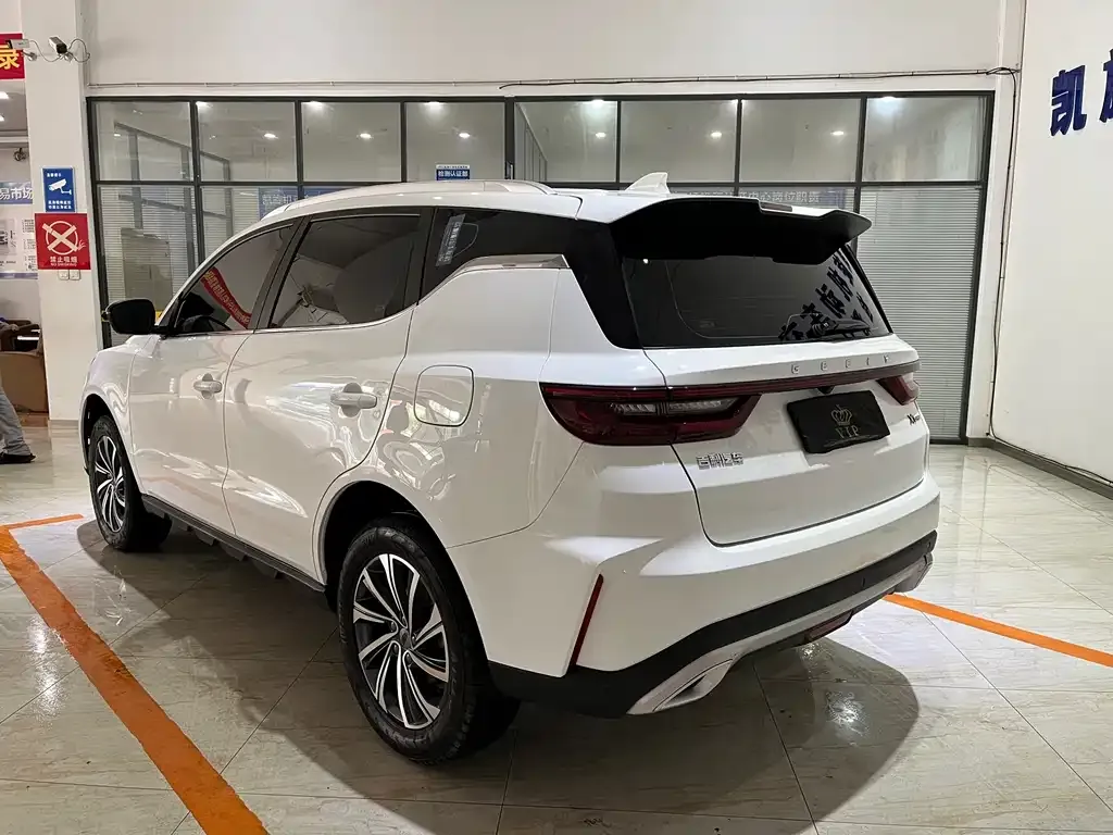 Geely Vision X6 — фото 3