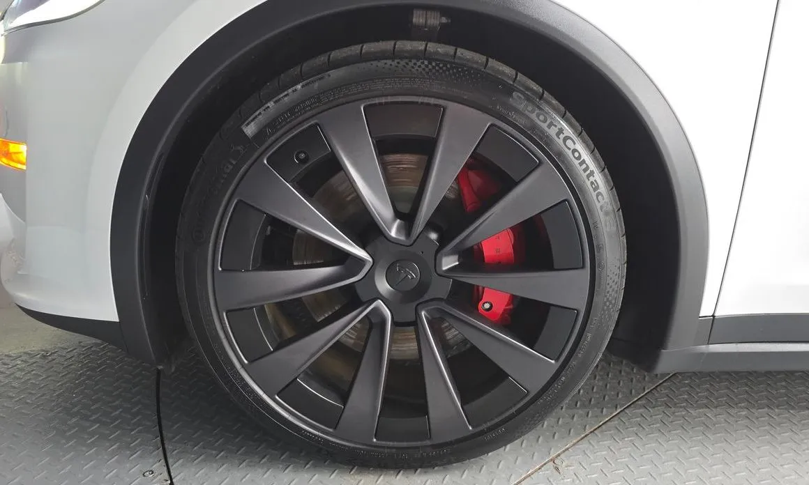 Tesla Model X — фото 2