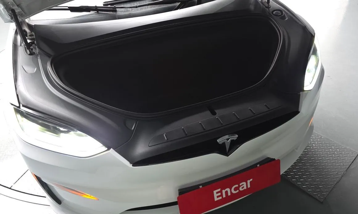 Tesla Model X — фото 3