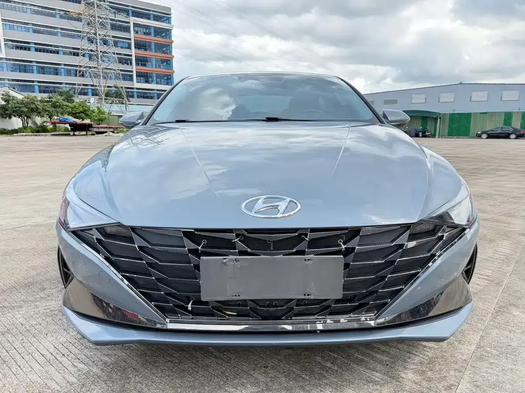 Hyundai Elantra — фото 6