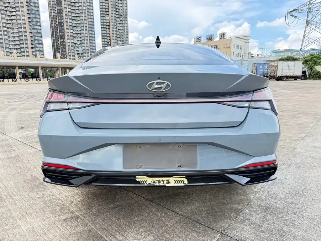 Hyundai Elantra — фото 4