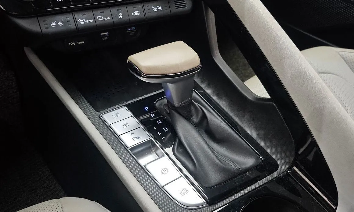 Hyundai AVANTE — фото 4