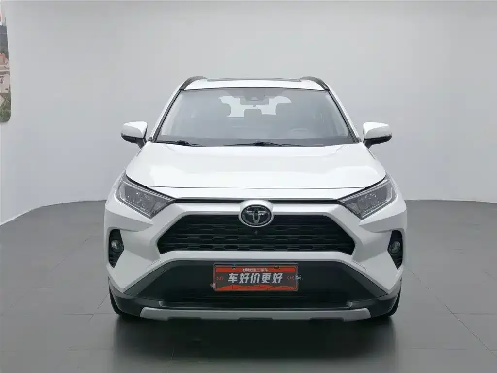 Toyota RAV4 — фото 7