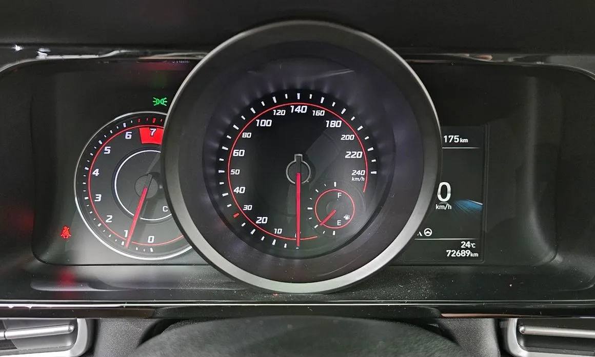 Hyundai AVANTE 2023 из KR, фото 5