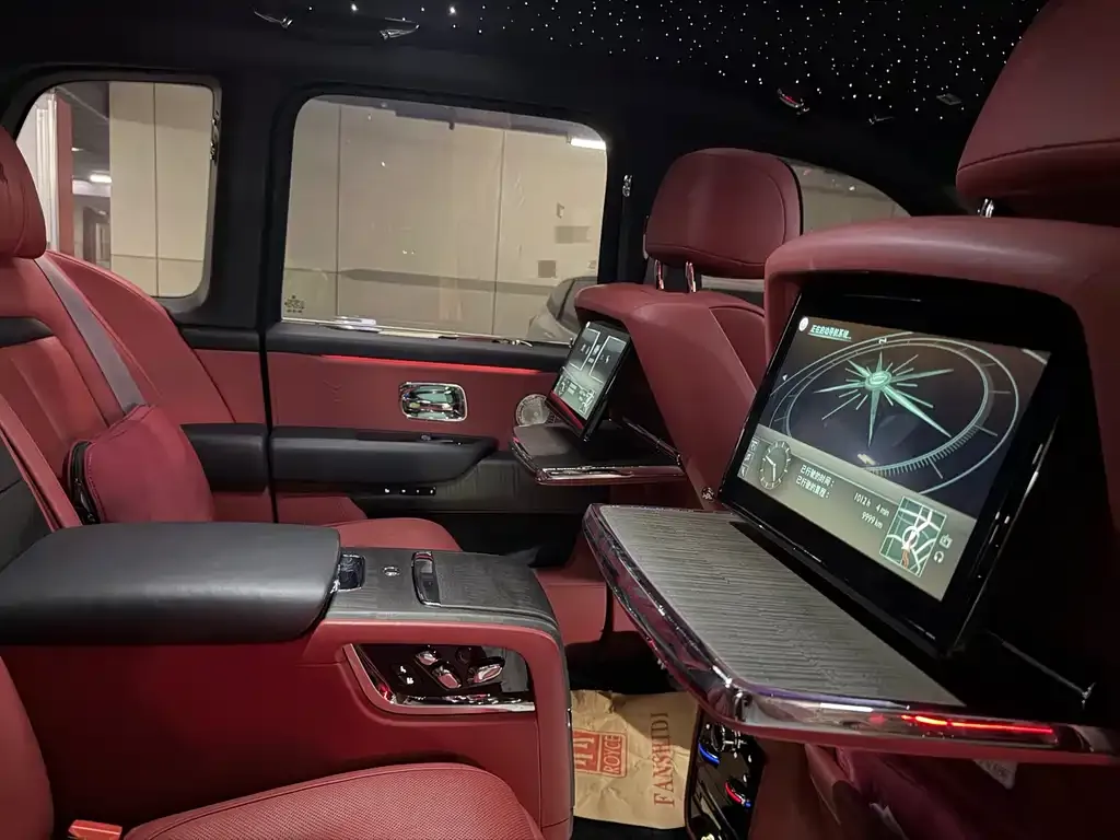Rolls-Royce Cullinan 2024 из CN, фото 6