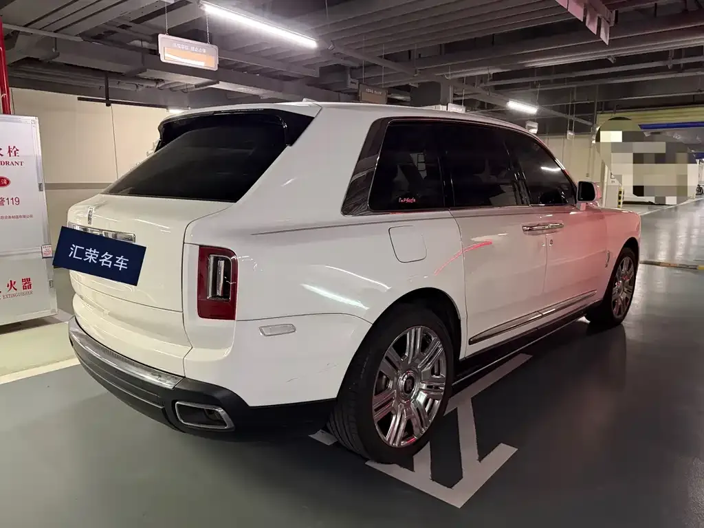 Rolls-Royce Cullinan 2024 из CN, фото 3