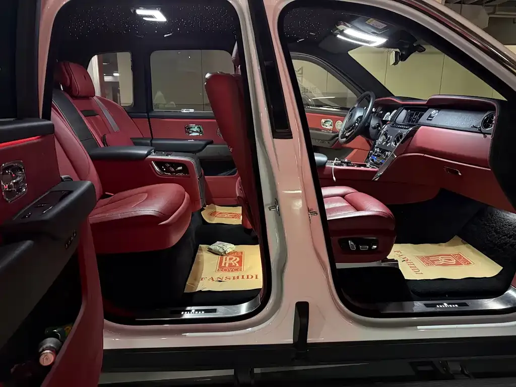 Rolls-Royce Cullinan 2024 из CN, фото 2