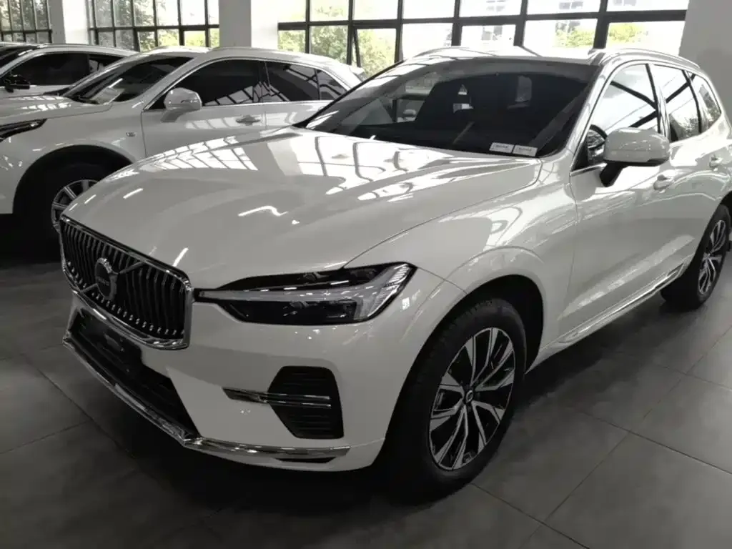 Volvo XC60 — фото 8