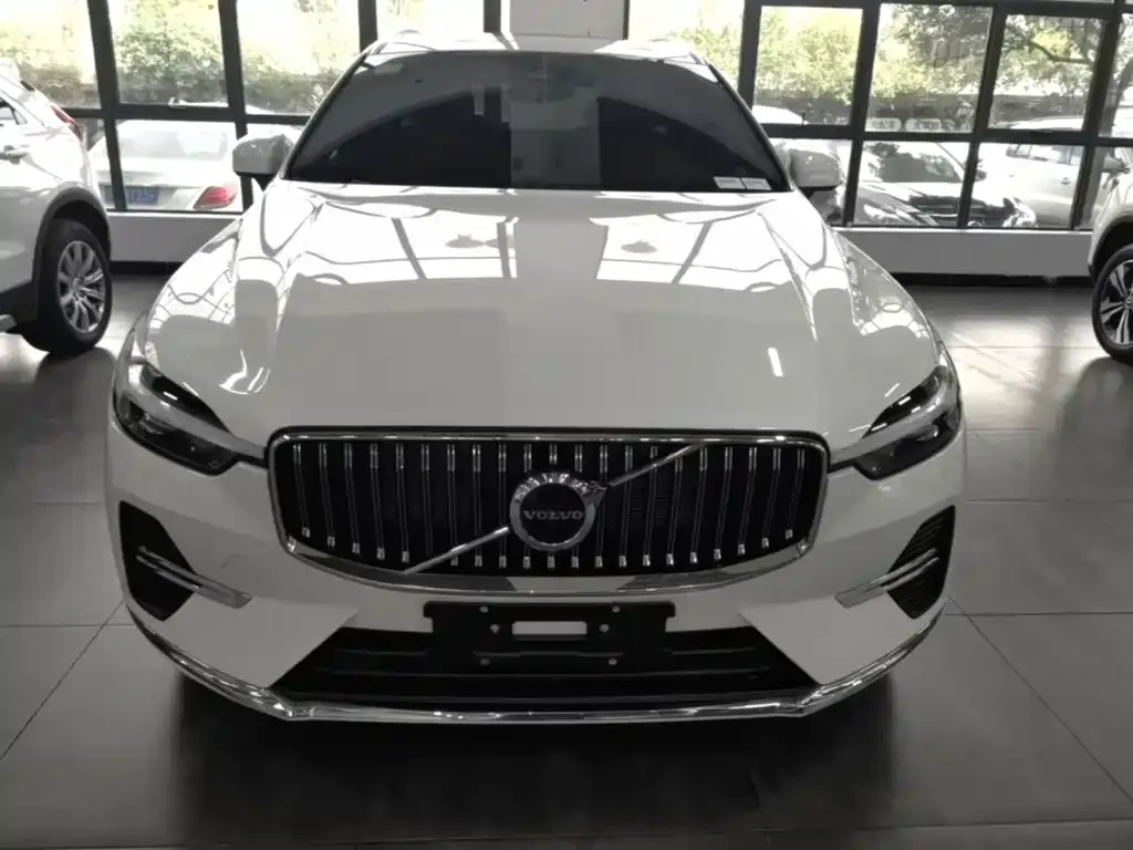 Volvo XC60 — фото 10