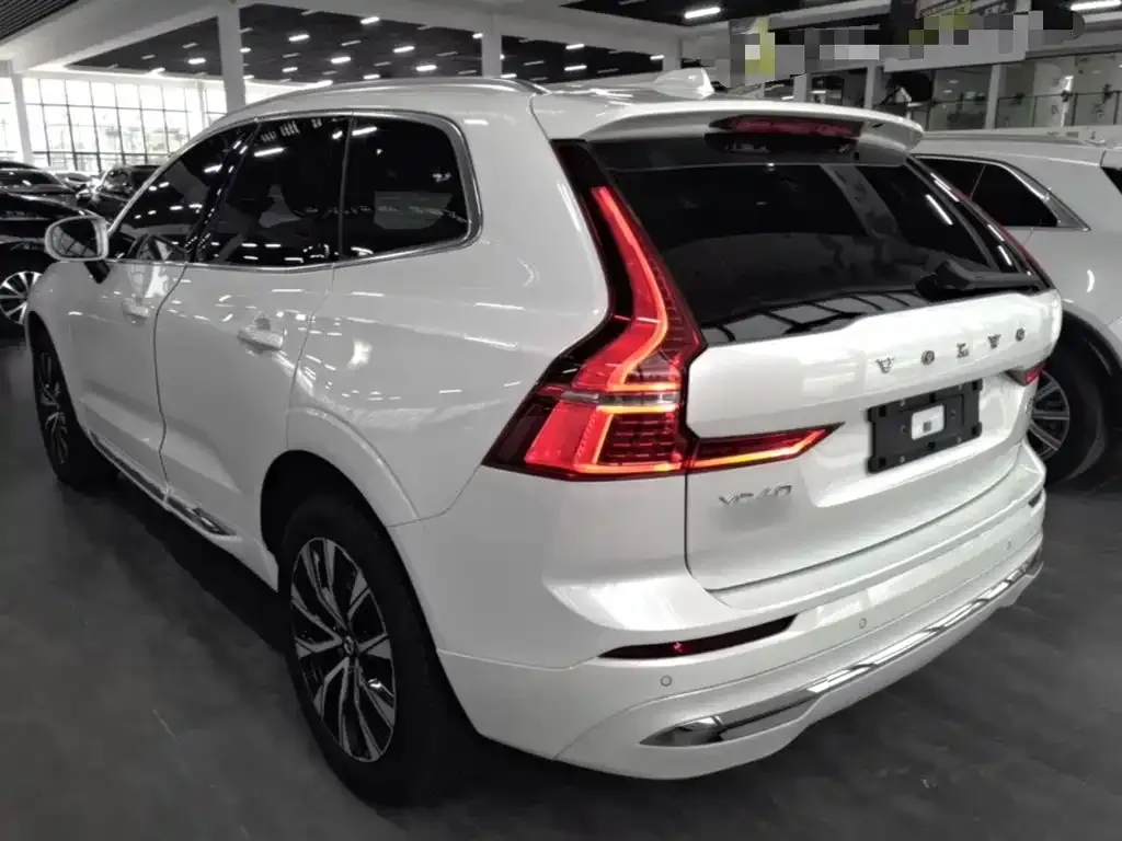 Volvo XC60 — фото 7