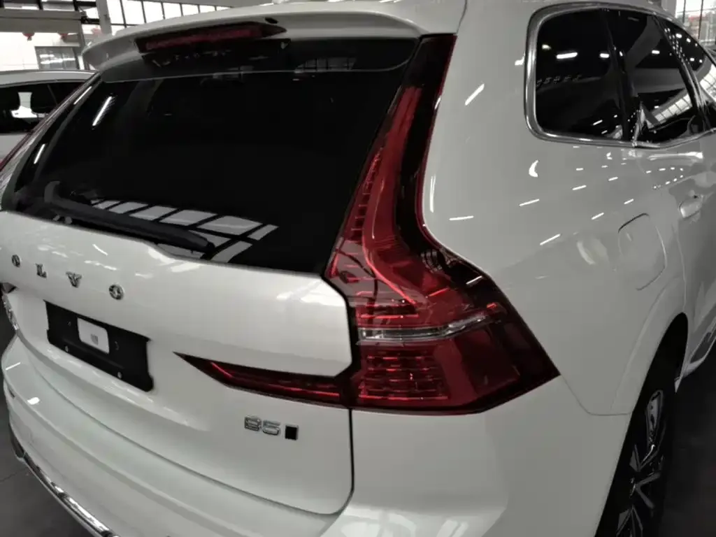 Volvo XC60 — фото 2