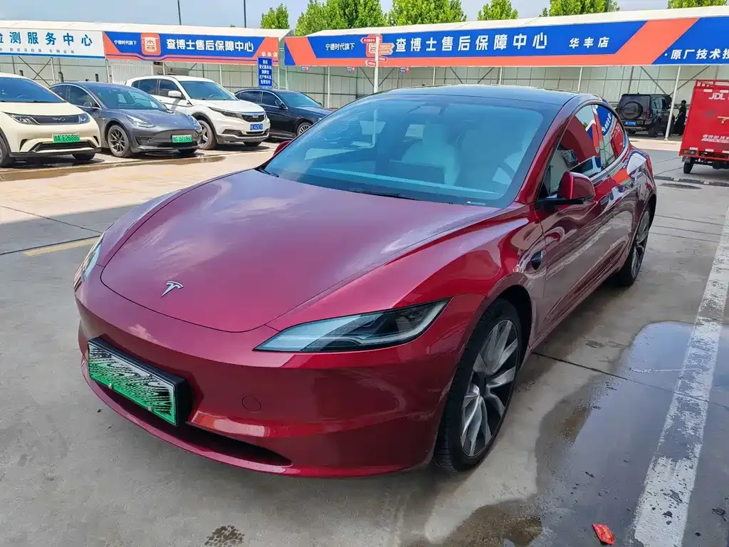 Tesla Model 3 — фото 1