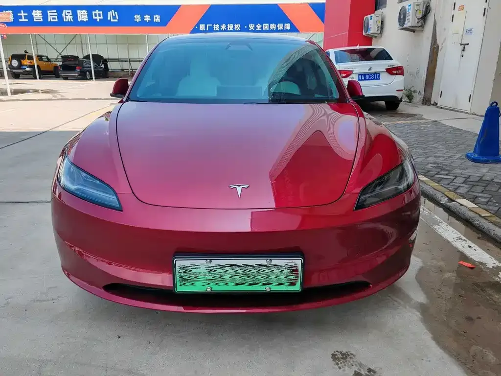 Tesla Model 3 — фото 8