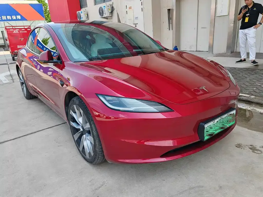 Tesla Model 3 — фото 7