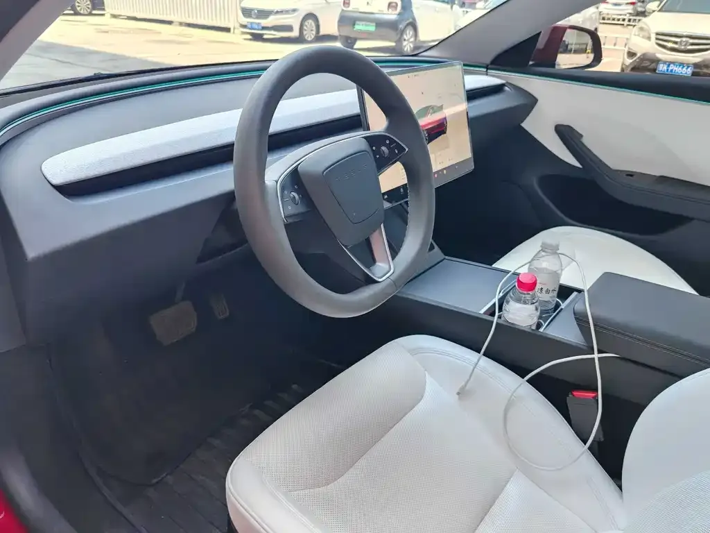 Tesla Model 3 — фото 3