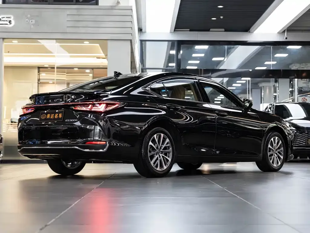 Lexus ES — фото 3