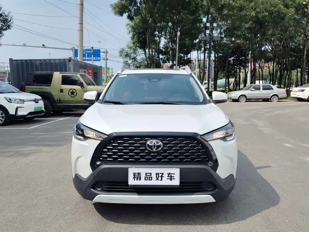 Toyota Corolla Cross — фото 1