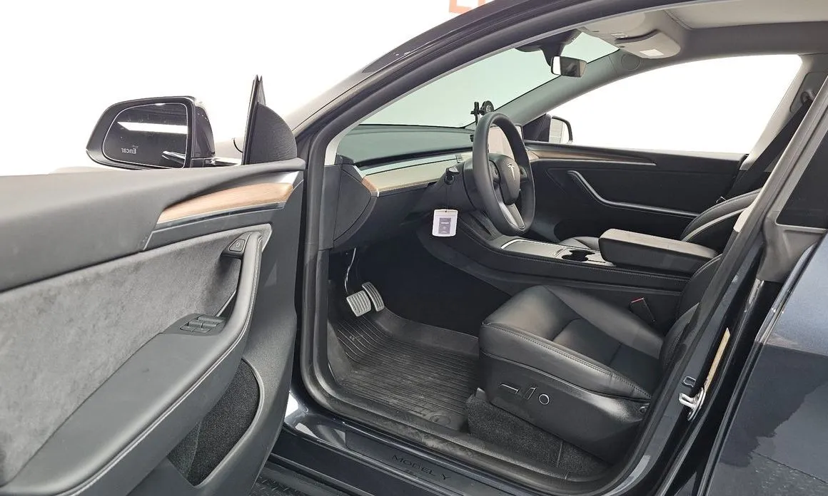 Tesla Model Y — фото 6