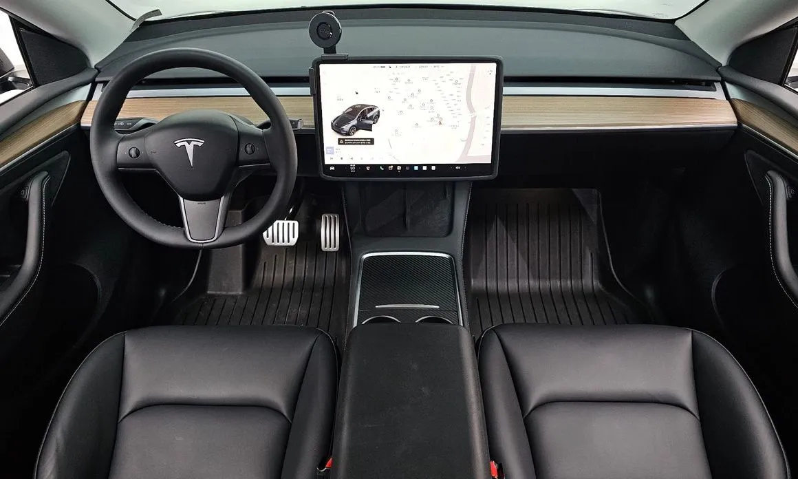 Tesla Model Y — фото 2