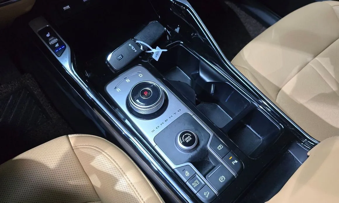 Kia Sorento — фото 10