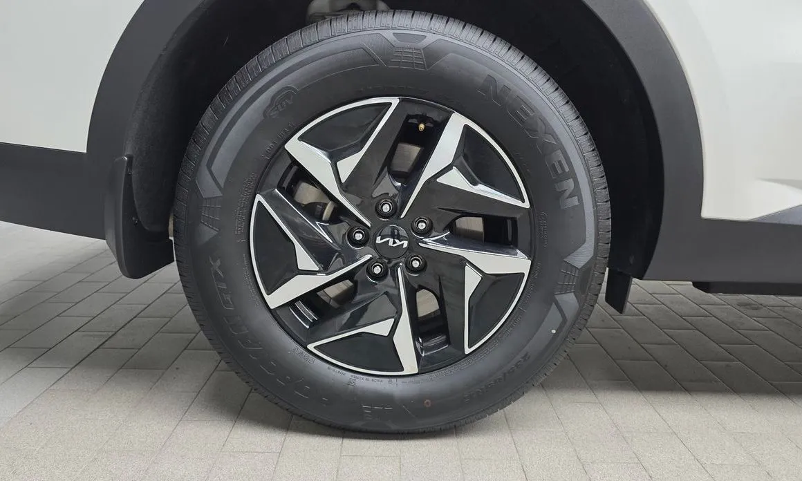 Kia Sorento — фото 6