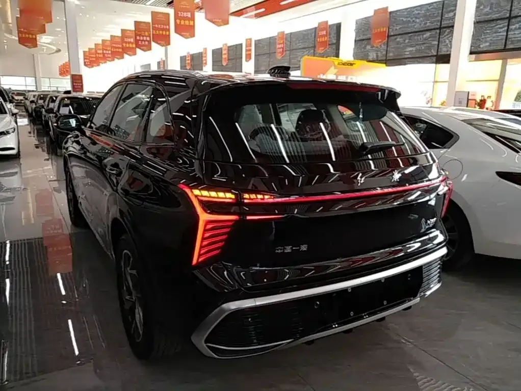 Hongqi HS3 PHEV — фото 3