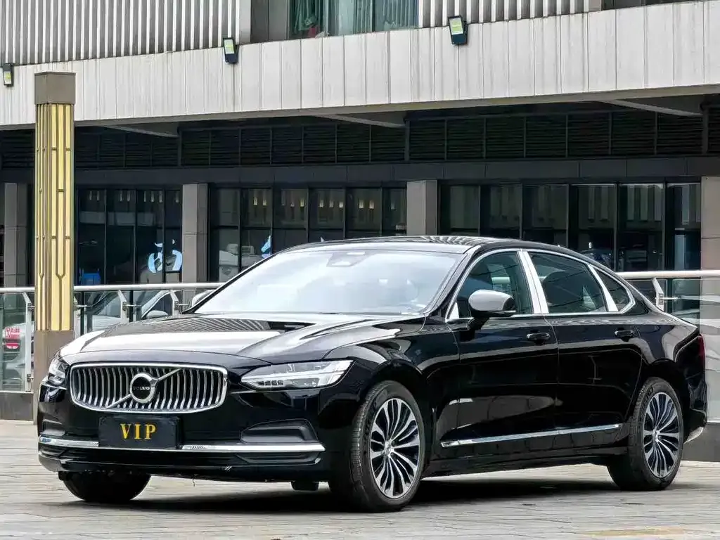 Volvo S90 — фото 1
