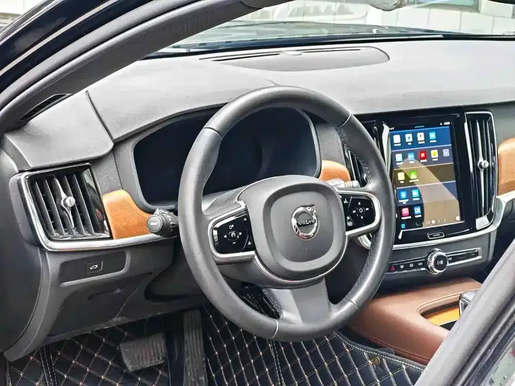 Volvo S90 — фото 4