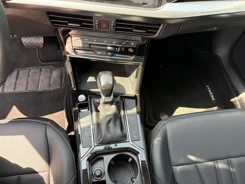 Volkswagen Passat — фото 8