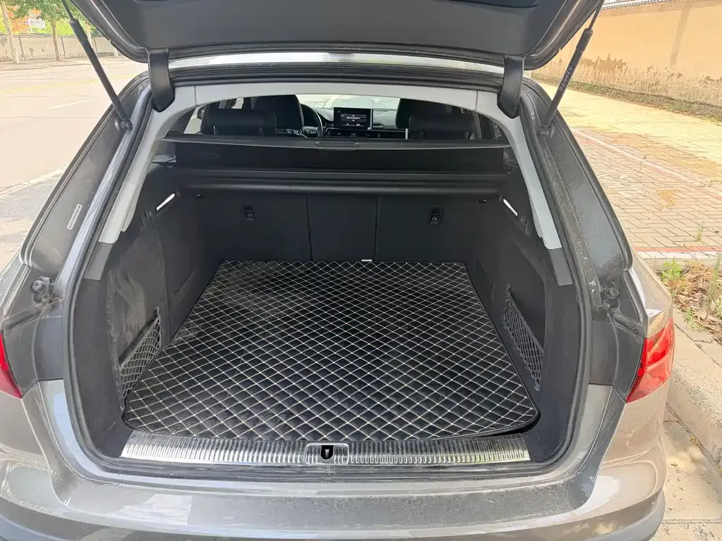Audi A4 (Import) — фото 6