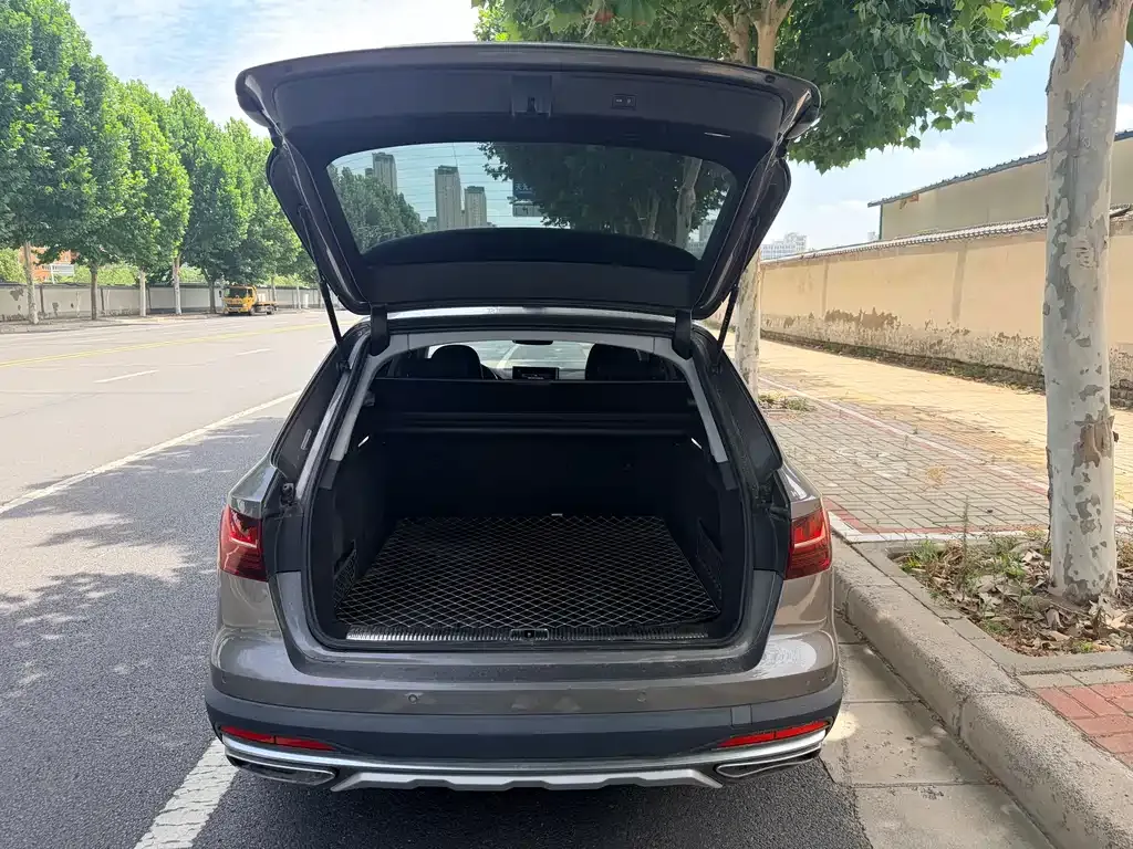 Audi A4 (Import) — фото 3
