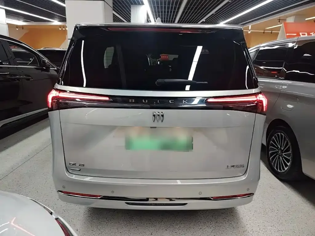 Buick GL8 Hybrid — фото 7