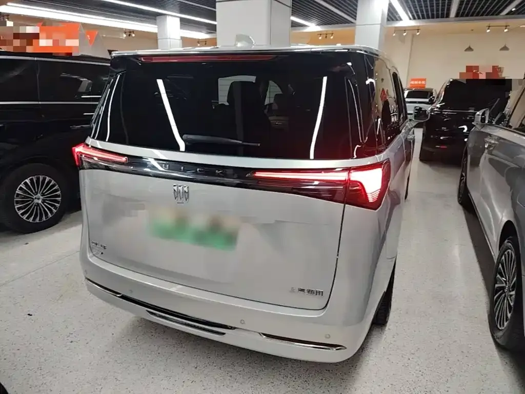 Buick GL8 Hybrid — фото 9