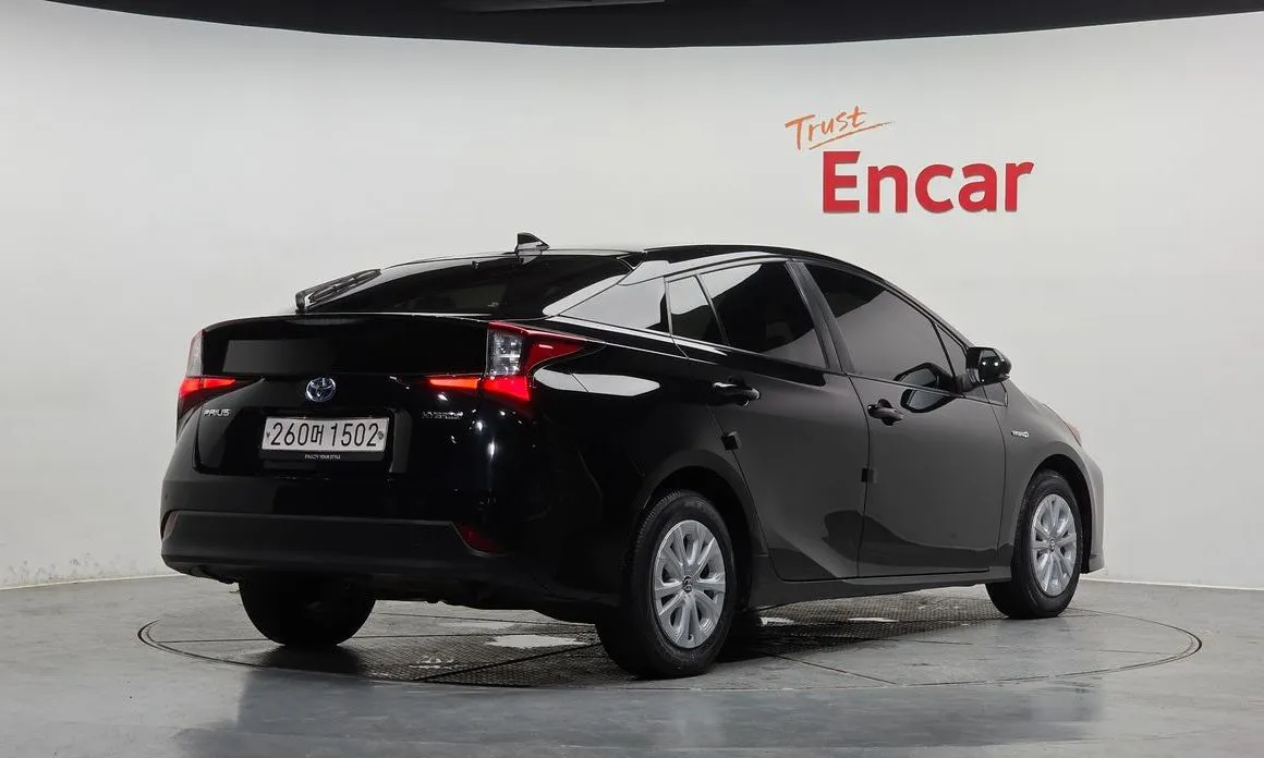 Toyota Prius — фото 4