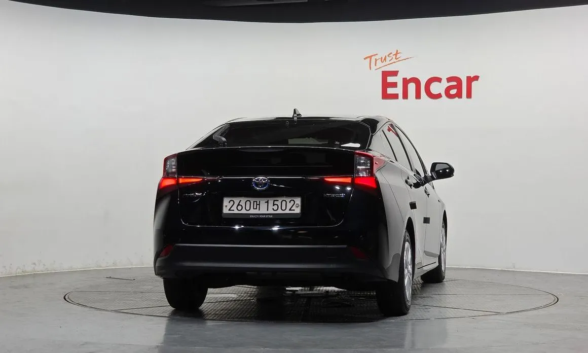 Toyota Prius — фото 6