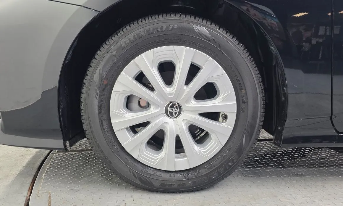 Toyota Prius — фото 10