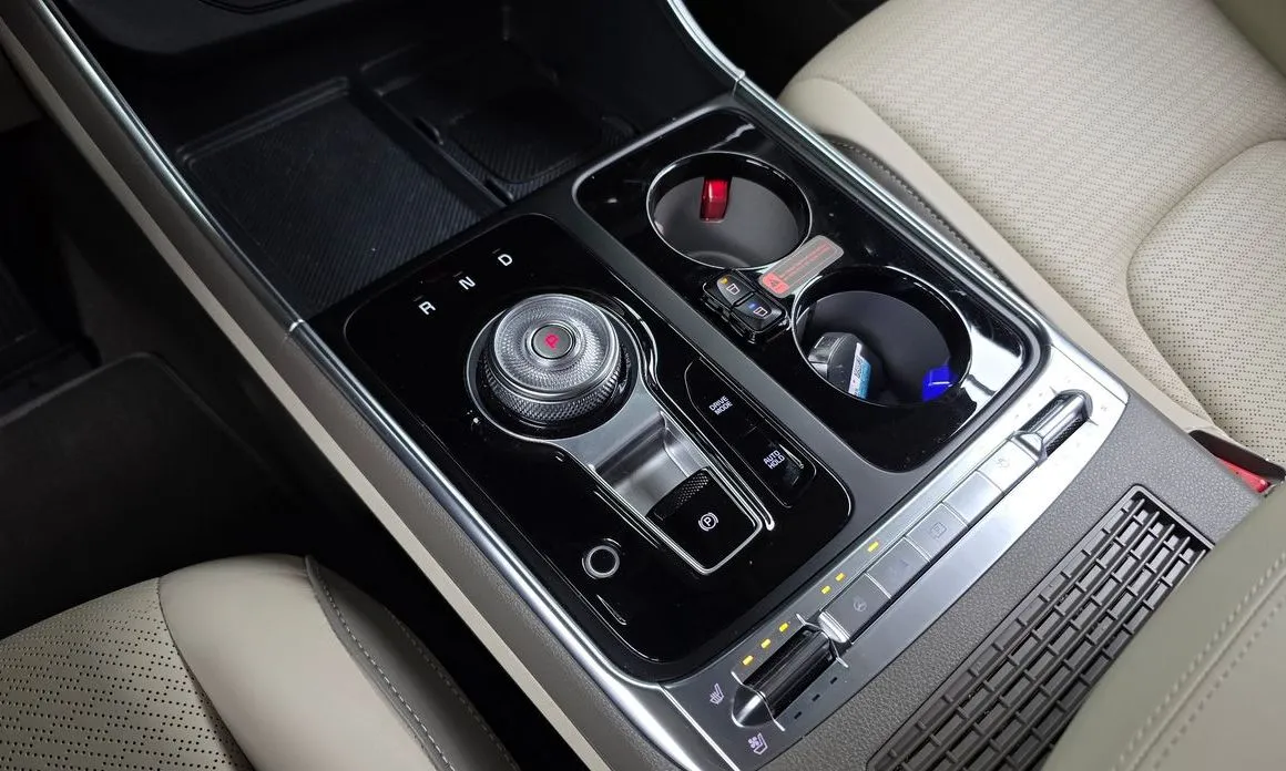 Kia Carnival — фото 10