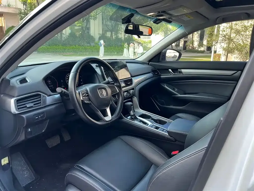 Honda Accord — фото 5