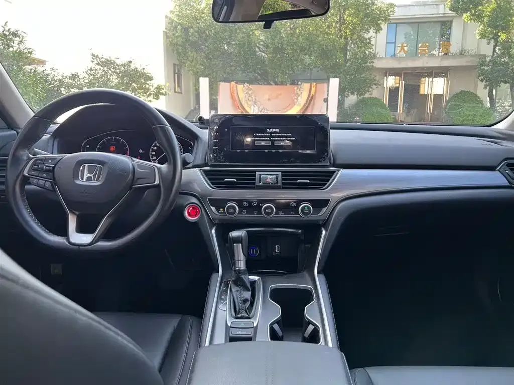 Honda Accord — фото 2