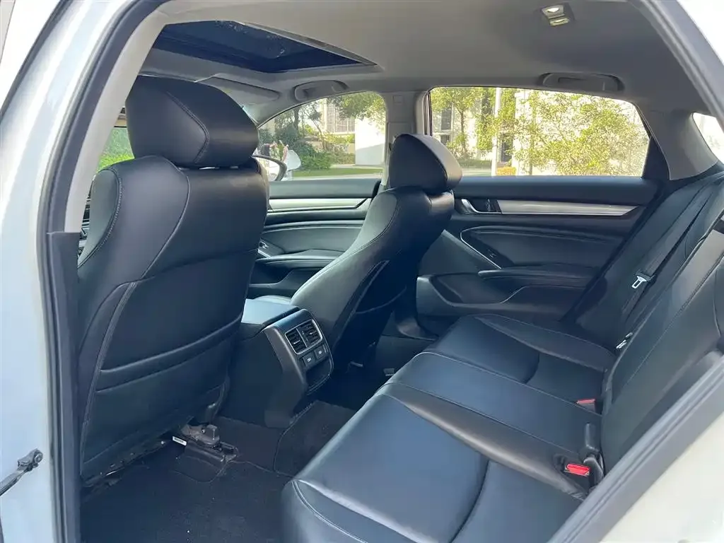 Honda Accord — фото 3