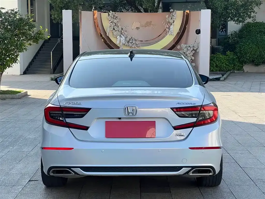 Honda Accord — фото 7