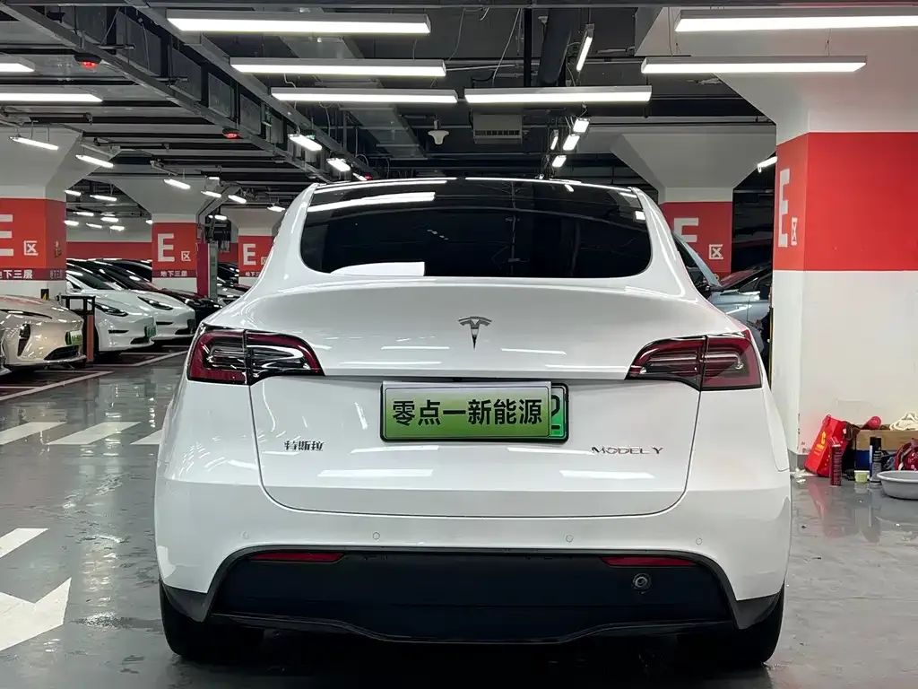 Tesla Model Y — фото 5