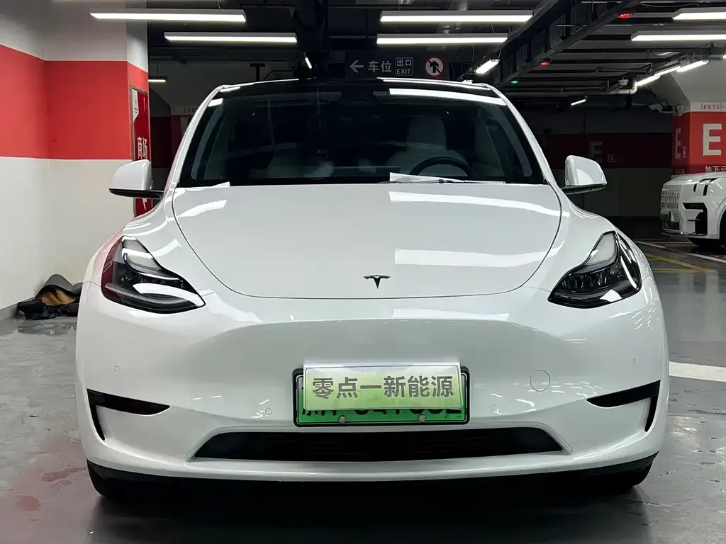 Tesla Model Y — фото 10