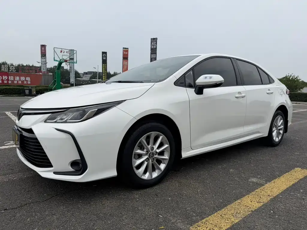 Toyota Corolla — фото 1