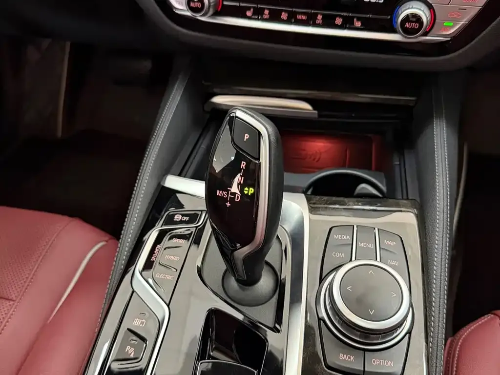 BMW 5 Series New Energy — фото 3