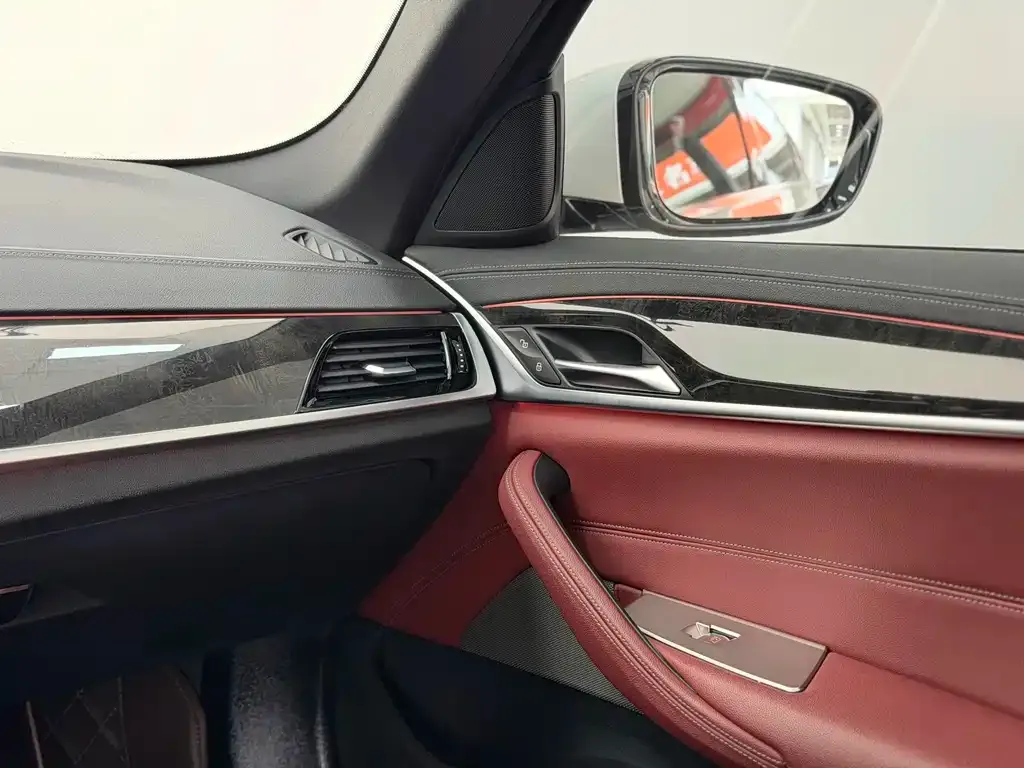 BMW 5 Series New Energy — фото 7