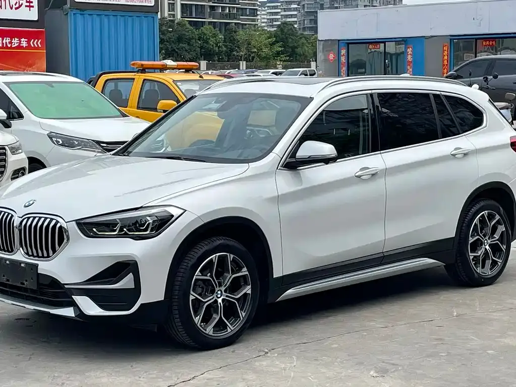 BMW X1 — фото 1